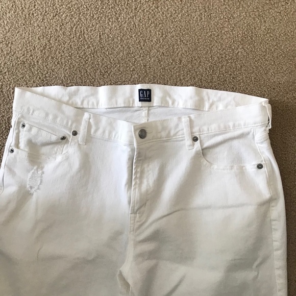 White Gap Jeans with Light Distressing - Picture 2 of 6